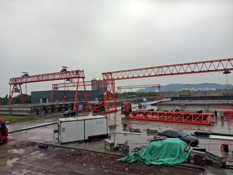 提梁（liáng）機MGE40+40-36秦（qín）山偉業（yè）建設集團有限（xiàn）公司 (2)